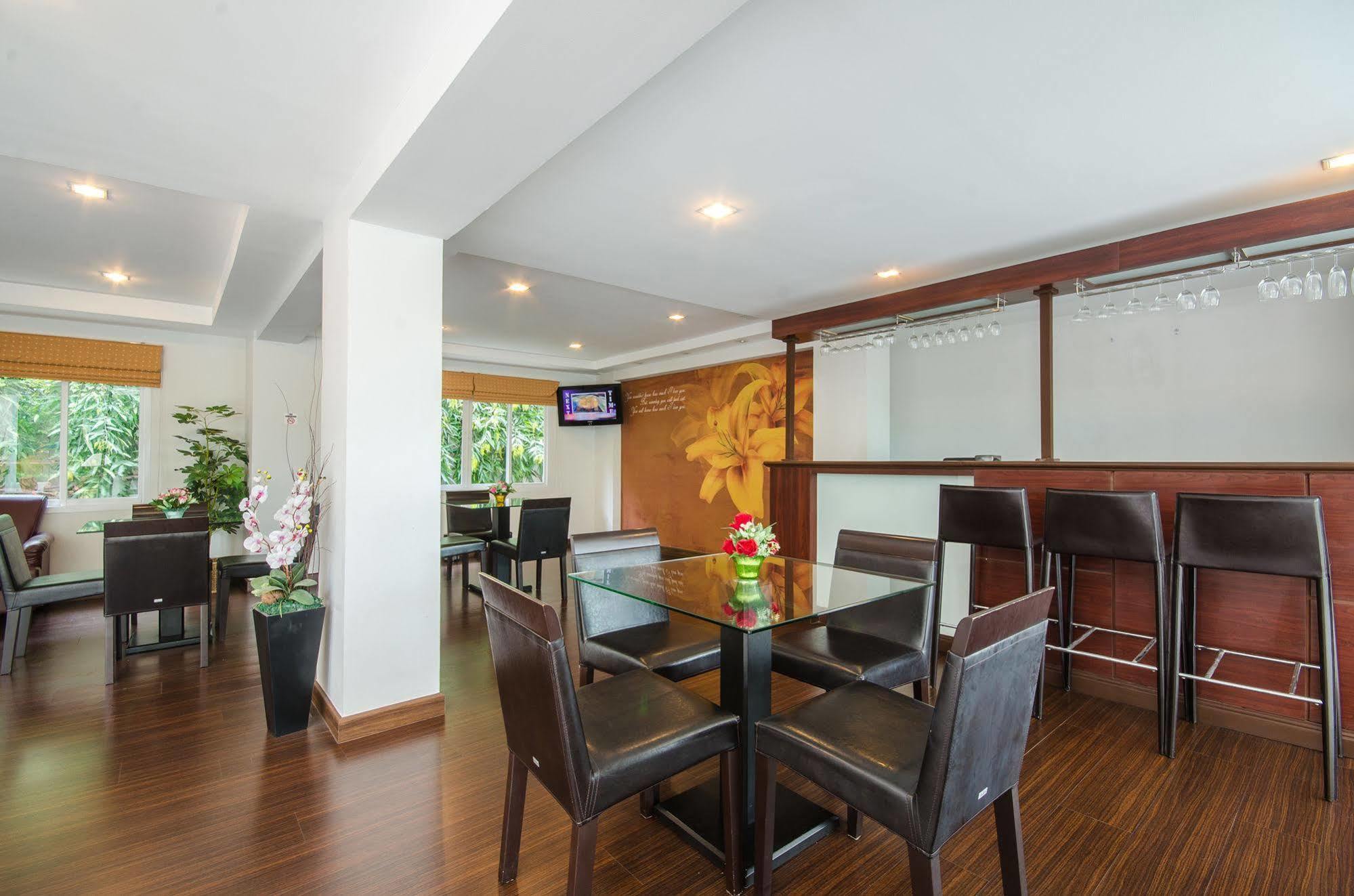 The Platinum Suite Bangkok Eksteriør billede