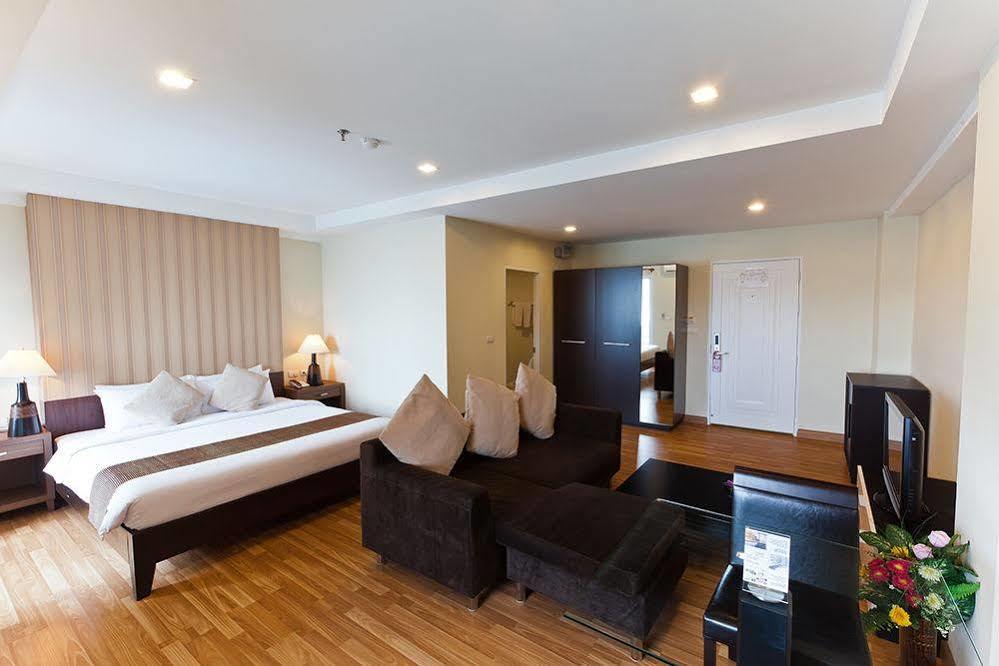 The Platinum Suite Bangkok Eksteriør billede